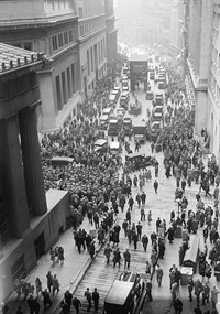 WIKI_20253107_Crowd_outside_nyse.jpg