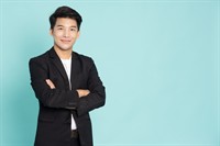 shutterstock_2174696109_asian man_āzietis.jpg