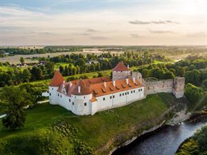 Shutterstock_2505195317_Bauskas castle_Bauskas pils.jpg