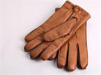 Shutterstock_552255820_leather gloves_ādas cimdi.jpg