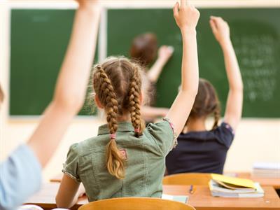 Shutterstock_141409255_kids in school_bērni skolā.jpg