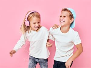 shutterstock_2130086912_kids_bērni.jpg