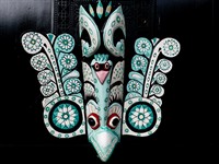 shutterstock_2728579421_Traditional wooden Sri Lankan mask_tradicionālā koka Šrilankas maska.jpg