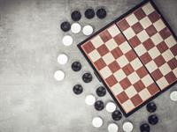 Shutterstock_2106144926_checkers_dambrete.jpg