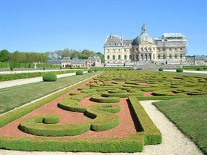 439 httpscommons.wikimedia.orgwikiFileVaux-le-Vicomte_08.jpg.jpg