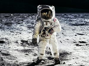 Shutterstock_1113141305_astronaut_astronauts.jpg