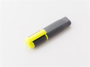 Shutterstock_228223387_highlight pen_marķieris.jpg