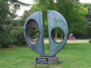 Rami Yazje Shutterstock_Barbara Hepworth sculpture.jpg