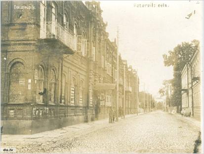 daugavpils valsts skolot instit ēka 1921. - 40..jpg