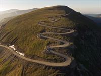 Shutterstock_2153528891_moutain road_kalna ceļš.jpg