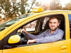 Shutterstock_1669909045_taxi driver_taksometra vadītājs.jpg