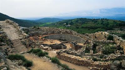 the-wall-around-the-tombs-of-grave-circle-a.jpg