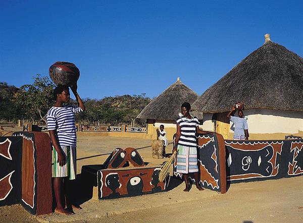 800px-Pedi_Living_Culture_Route,_Limpopo,_South_Africa_(2417712111).jpg