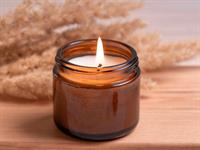 Shutterstock_2454019177_candle_svece.jpg