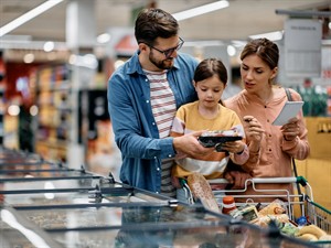 Shutterstock_2279180167_shopping_iepirkšanās.jpg