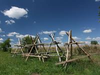 Shutterstock_47649724_Wooden haystack frames_koka siena kaudzes rāmji.jpg