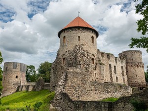 Shutterstock_1809341410_Cesis castle_Cēsu pils (1).jpg