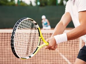Shutterstock_520130242_tennis racket_tenisa rakete.jpg
