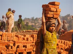 StanislavBeloglazov Shutterstock_kid in Nepal_bērns Nepālā.jpg