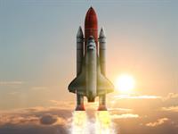 Shutterstock_2477271285_space rocket_kosmosa kuģis.jpg